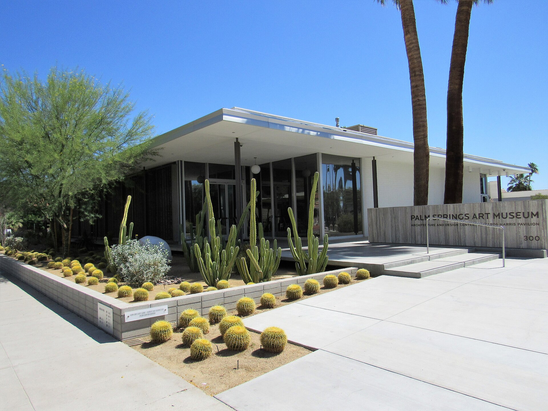 Palm Springs Art Museum building