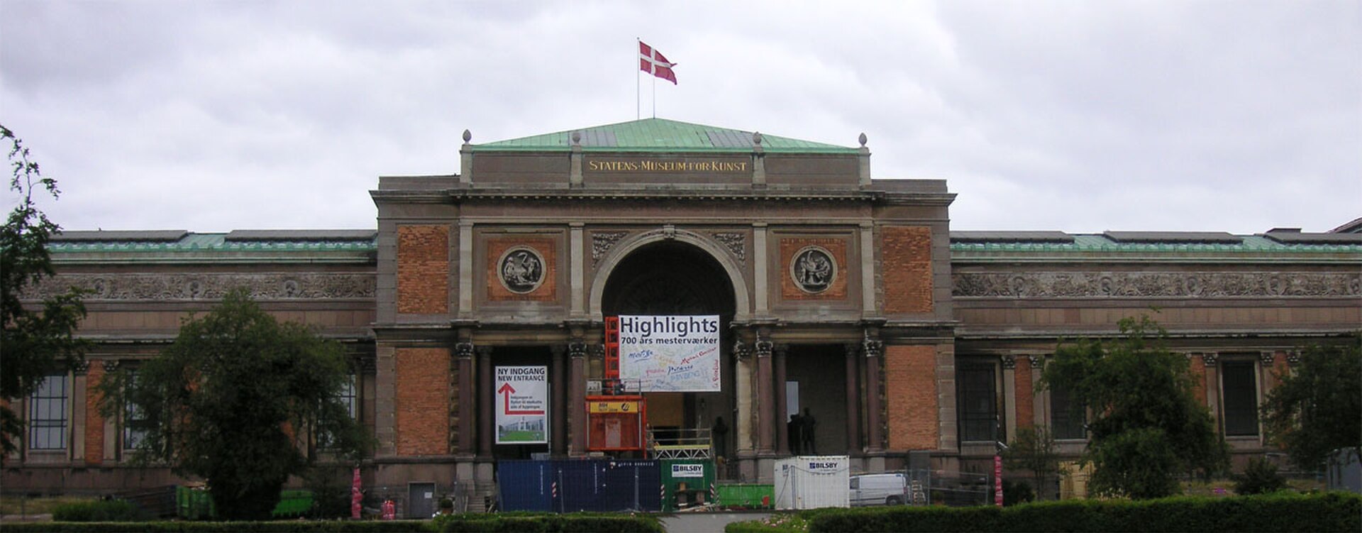 The Royal Collection of Paintings and Sculptures building