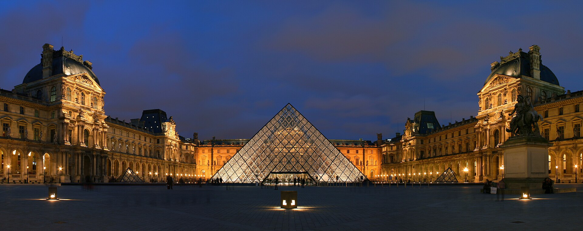 Musée du Louvre building