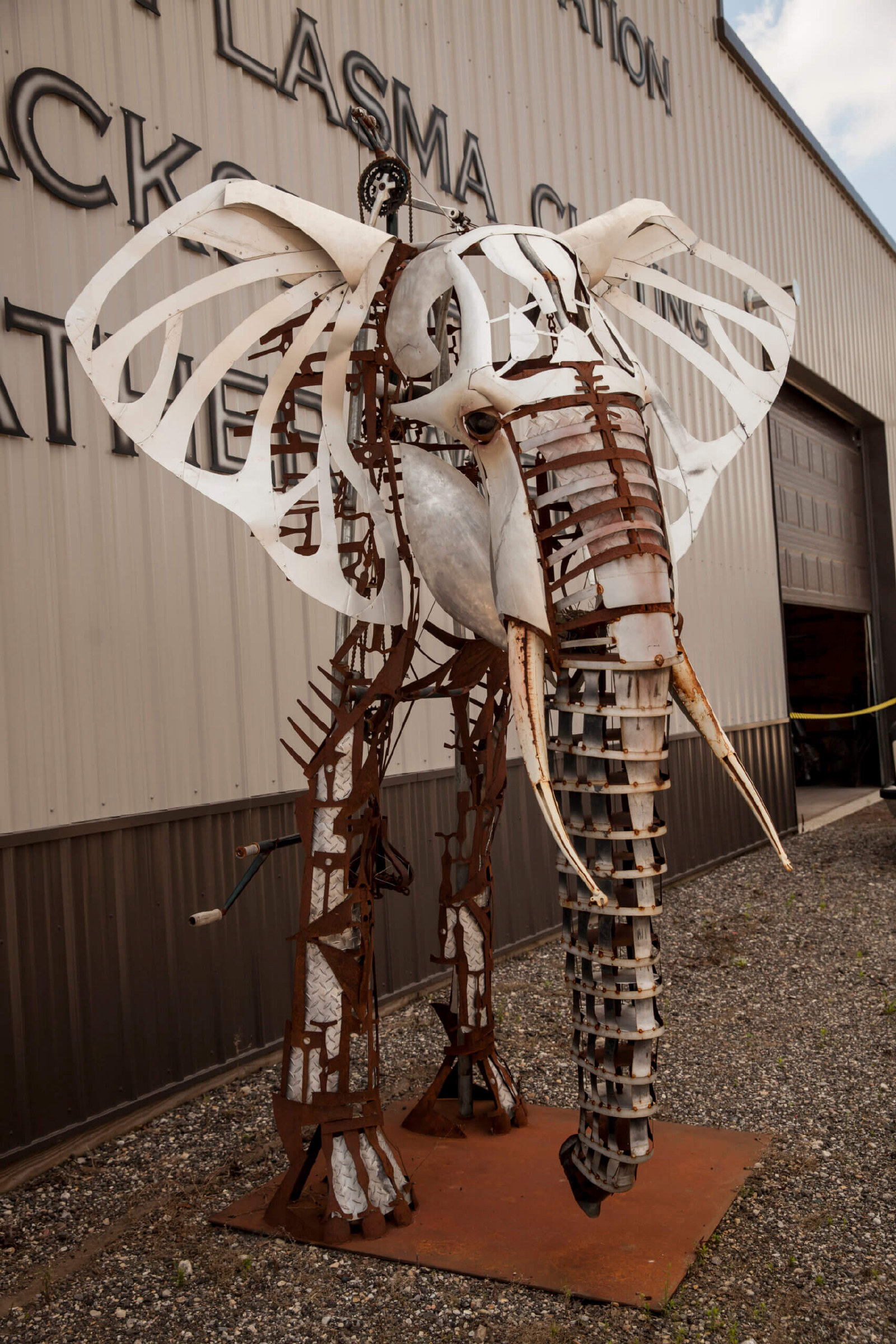 Art in Motion: Kinetic Sculpture with Ivan Iler building