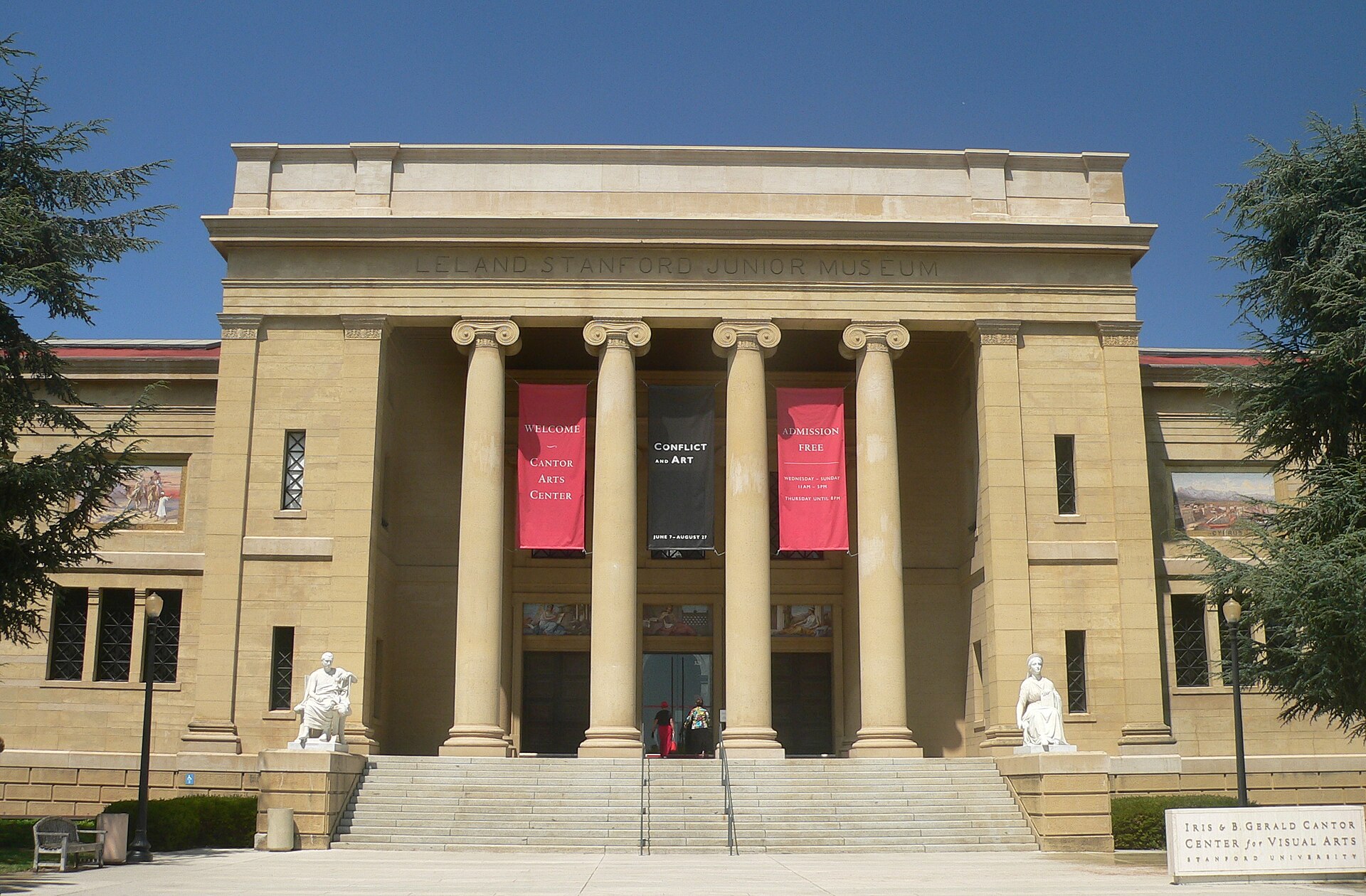 Cantor Arts Center at Stanford University building